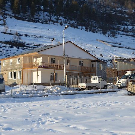 Guesthouse Qarim Mestia Exterior foto