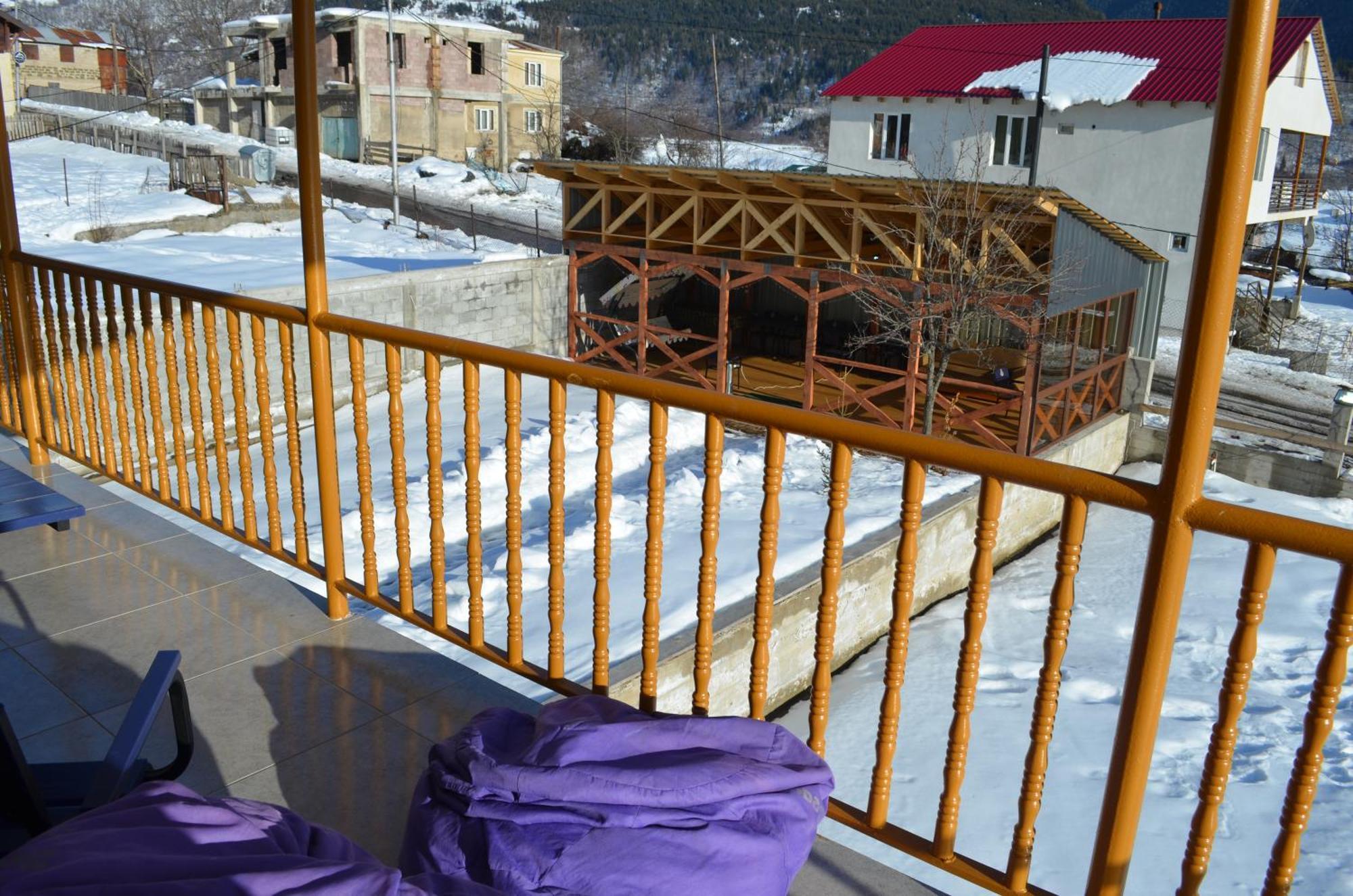 Guesthouse Qarim Mestia Exterior foto