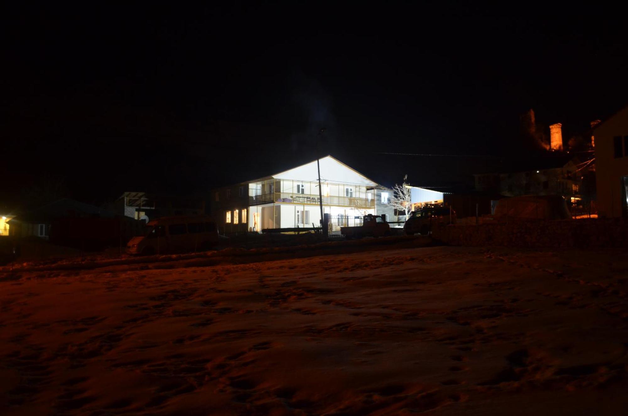 Guesthouse Qarim Mestia Exterior foto