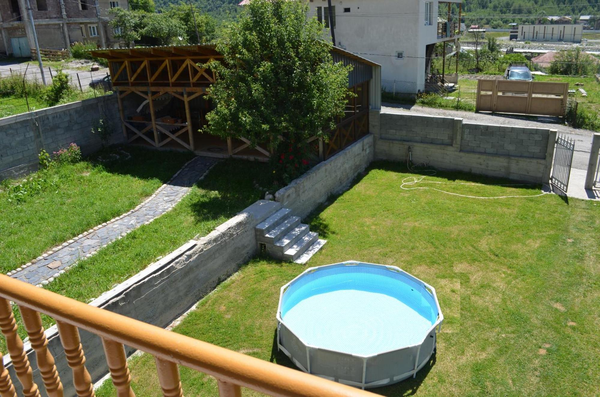 Guesthouse Qarim Mestia Exterior foto