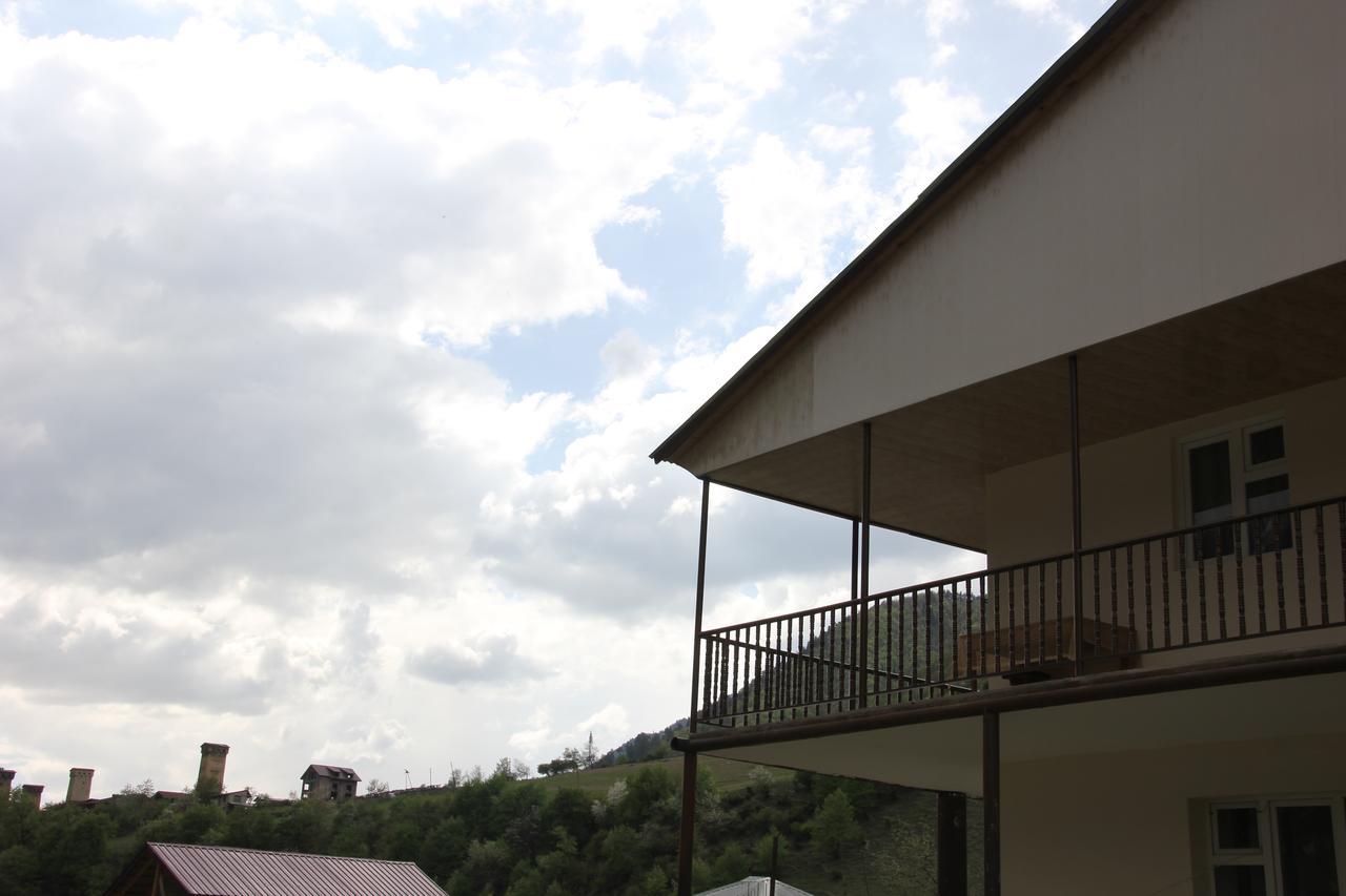 Guesthouse Qarim Mestia Exterior foto